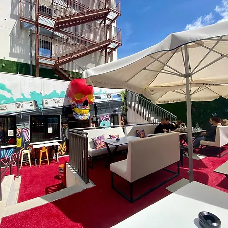 We Street Hostel - Albergue-2
